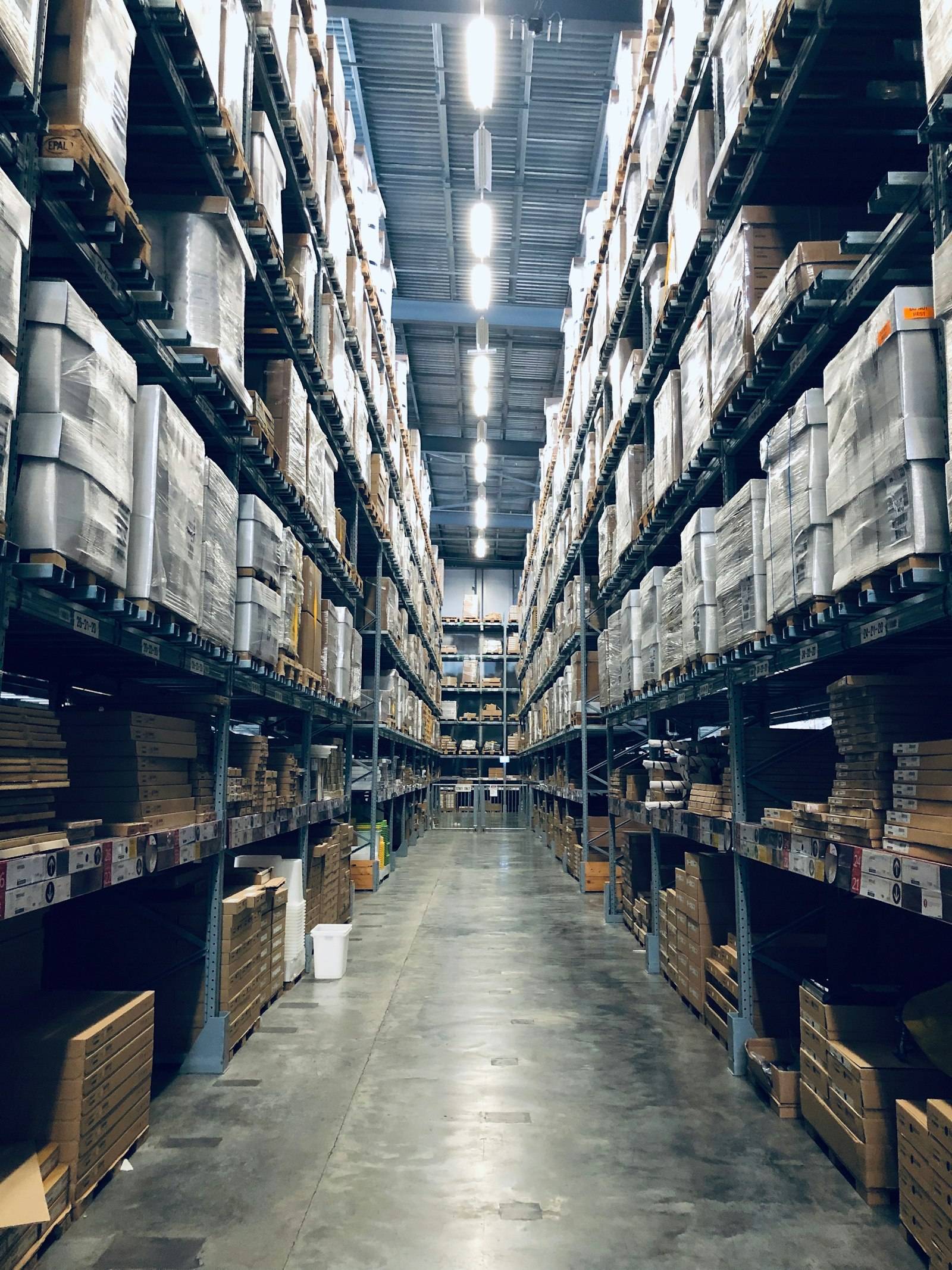 Warehouse racking aisle